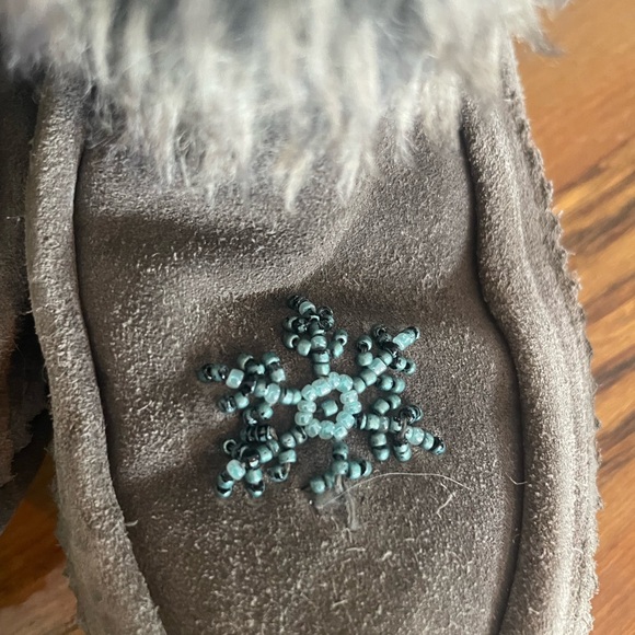 Barbo youth mukluks - Picture 2 of 5